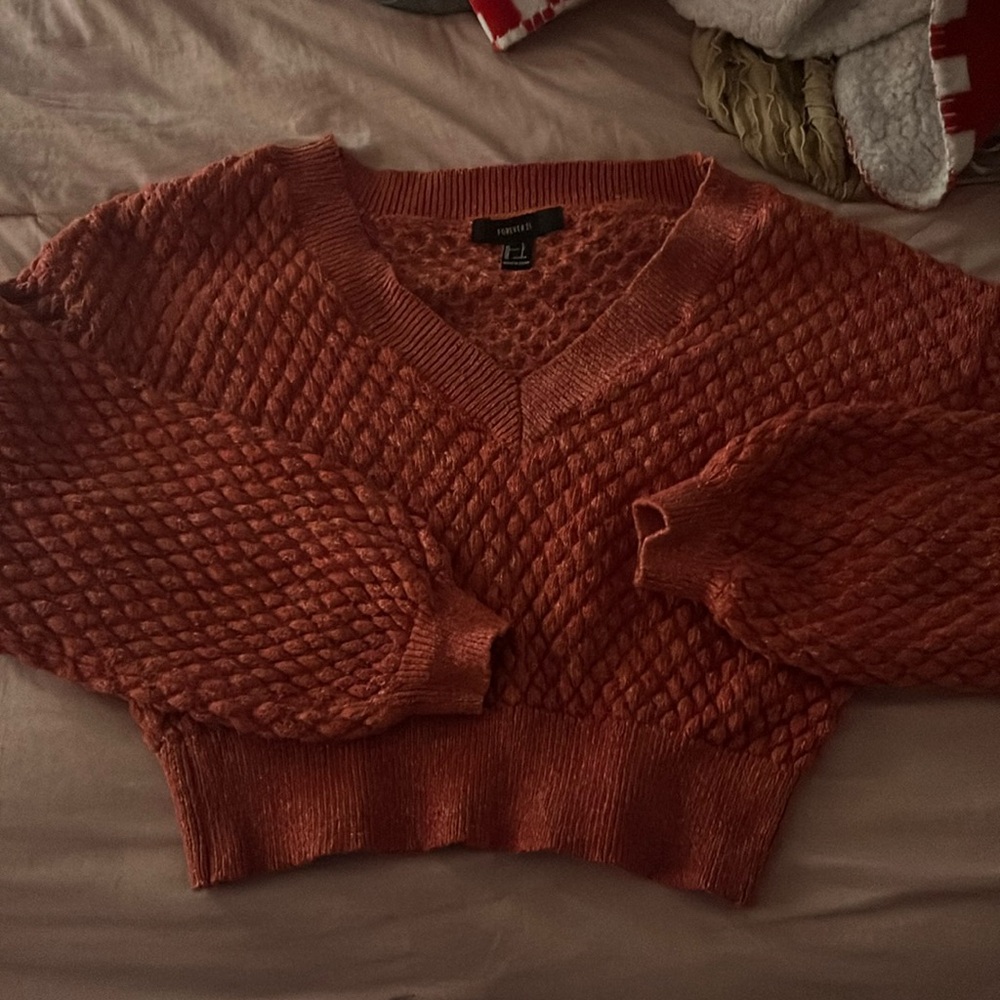 knit sweater w/ puffy sleeves